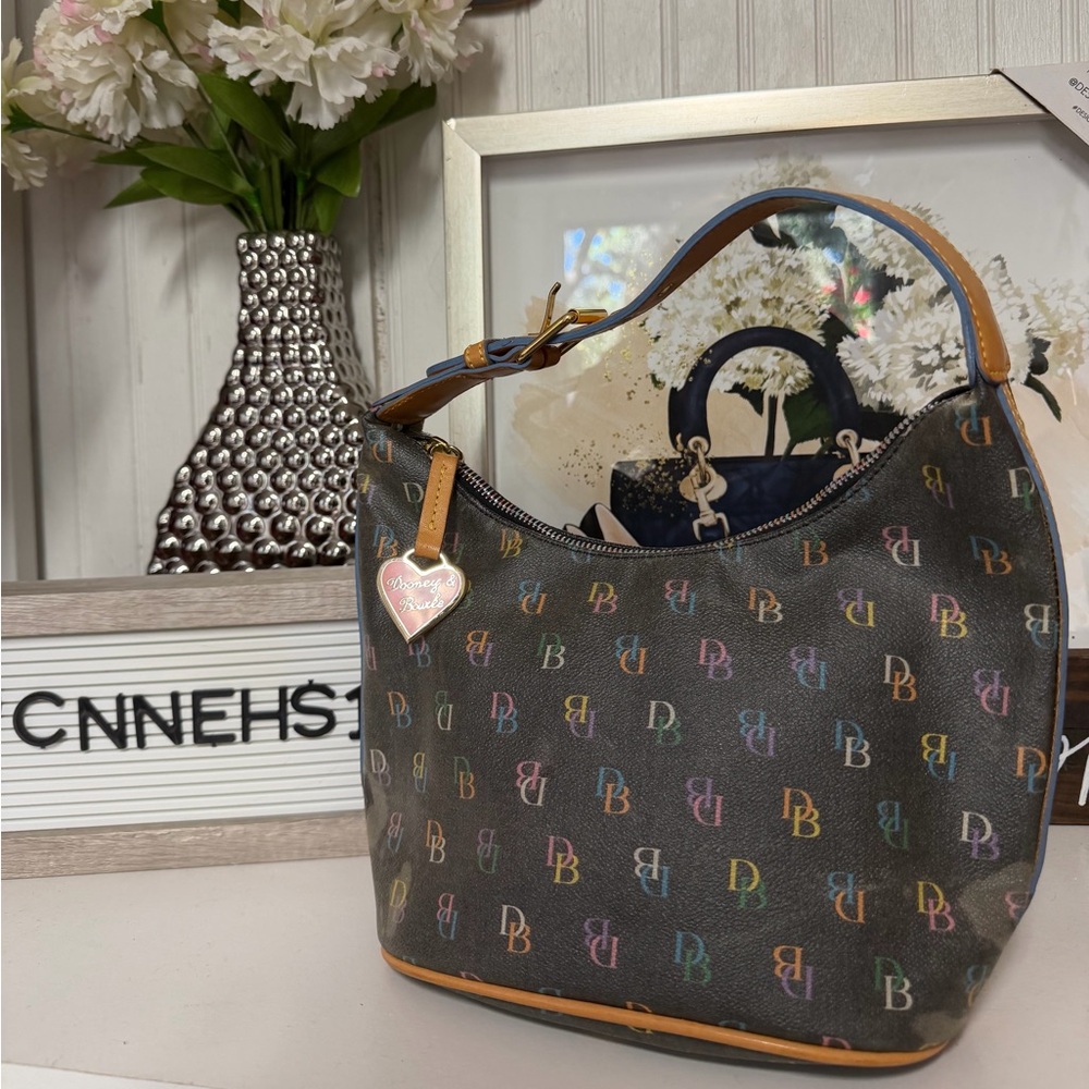 SOLD 🚨Dooney & Bourke RAINBOW ZIPPER Bag